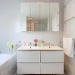 Pia Marie App 3 דירה